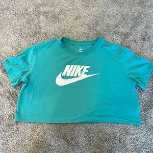 Nike Crop Top Tee